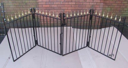 Retractable garden hot sale gate