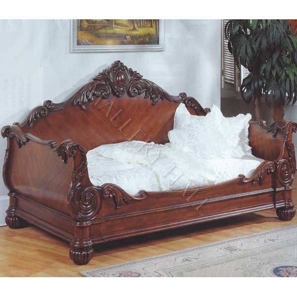 Tuscan victorian hand carved medallion sleigh day bed