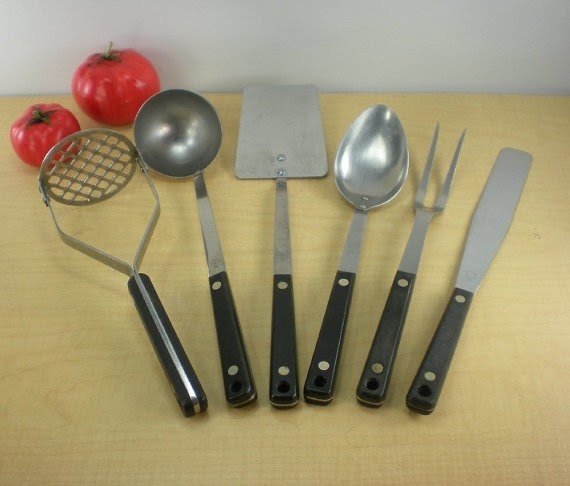 Flint arrowhead ekco kitchen utensil set