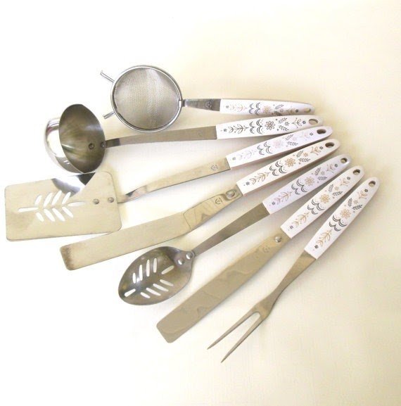 Flint kitchen utensil s arrowhead white beige handle