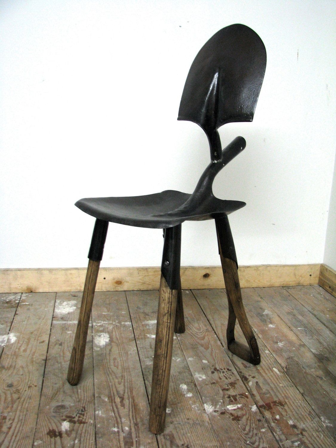 Recycled shovel chair