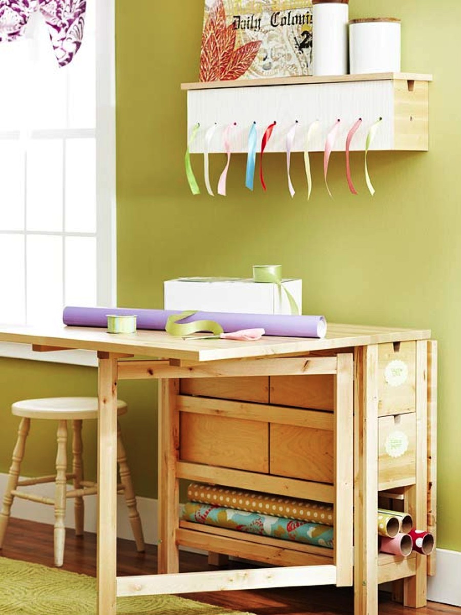 Fold down deals craft table