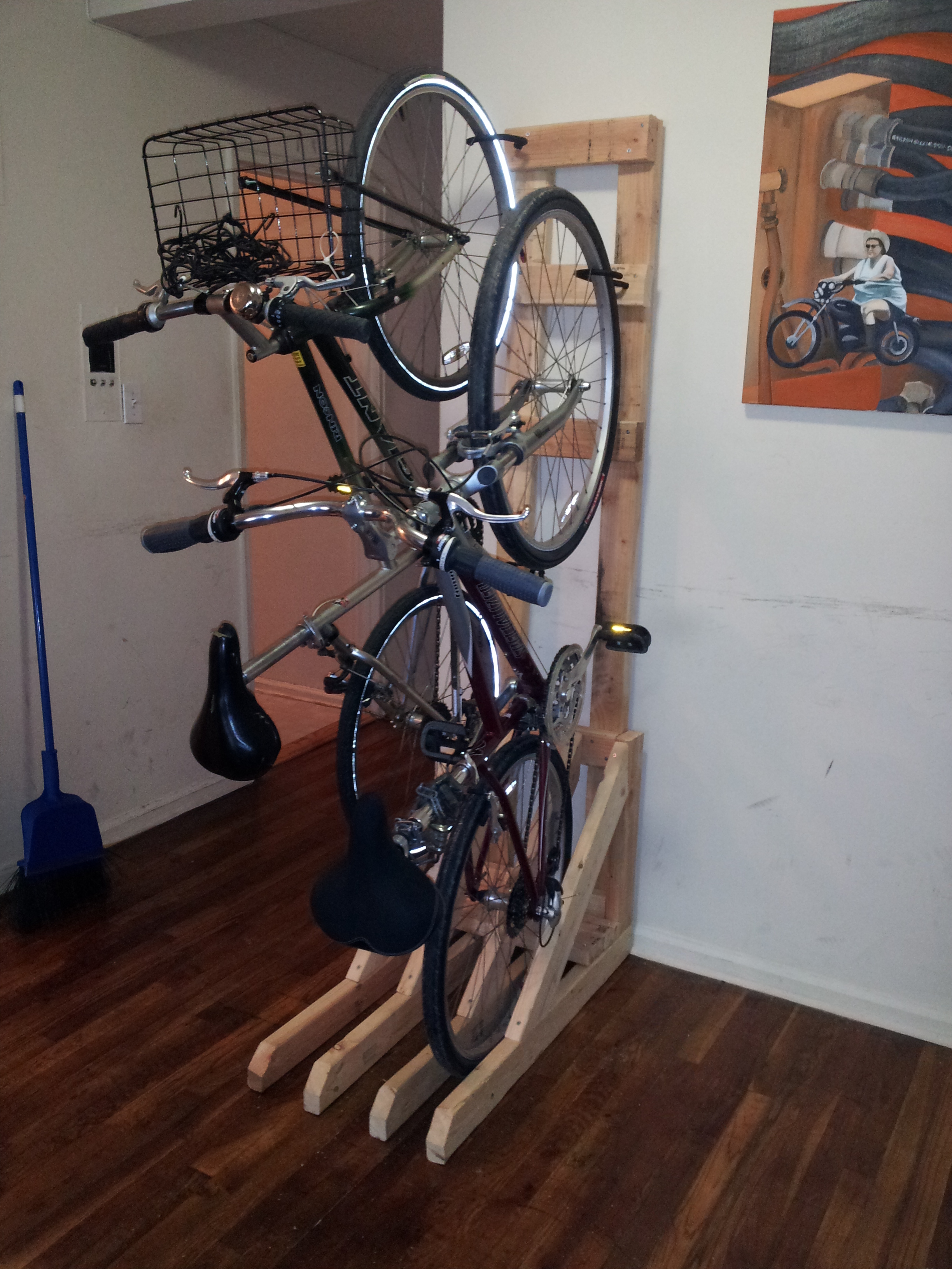 Floor standing bike rack