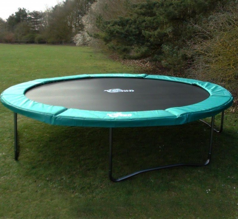 Rectangle trampoline without enclosure