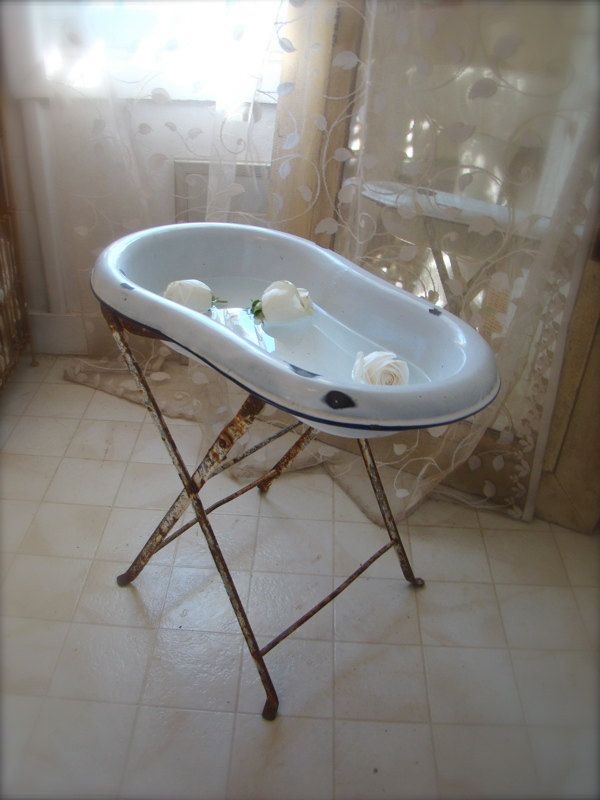 Baby bath tub with stand