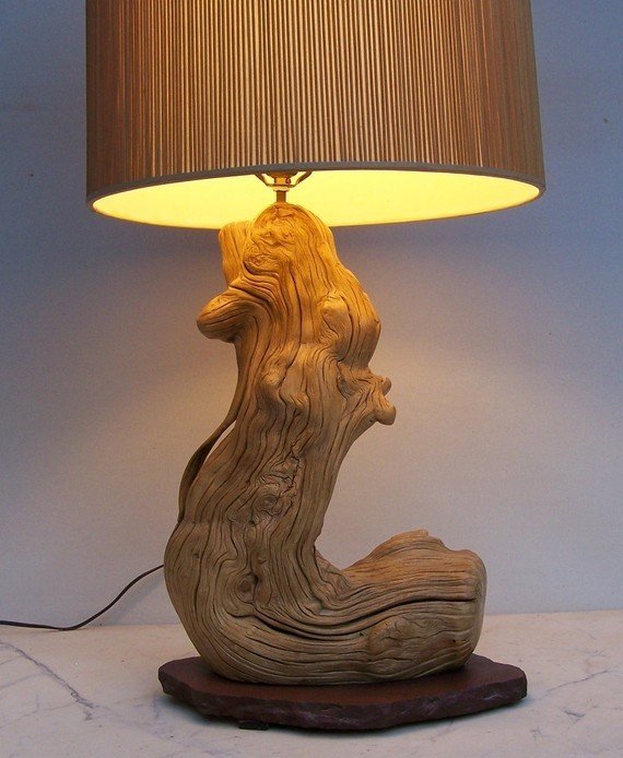 Love love love driftwood lamps