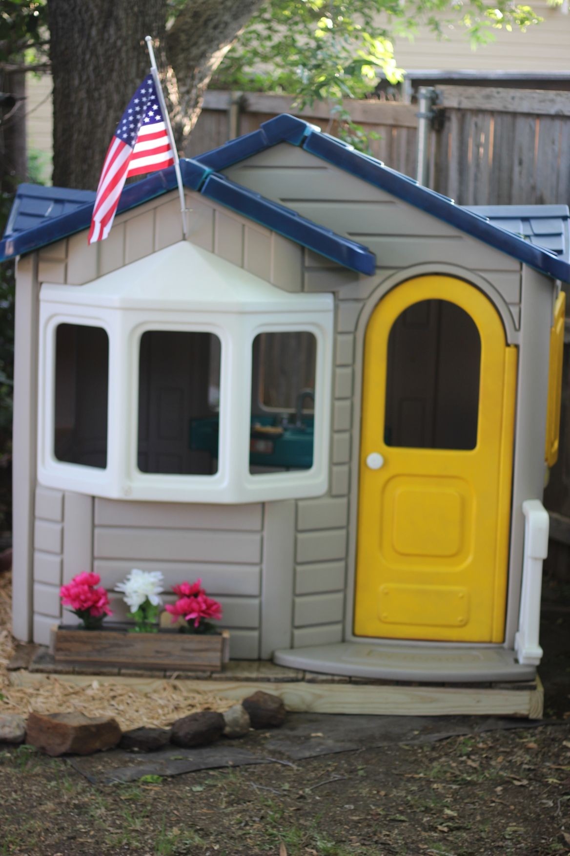 large plastic wendy house