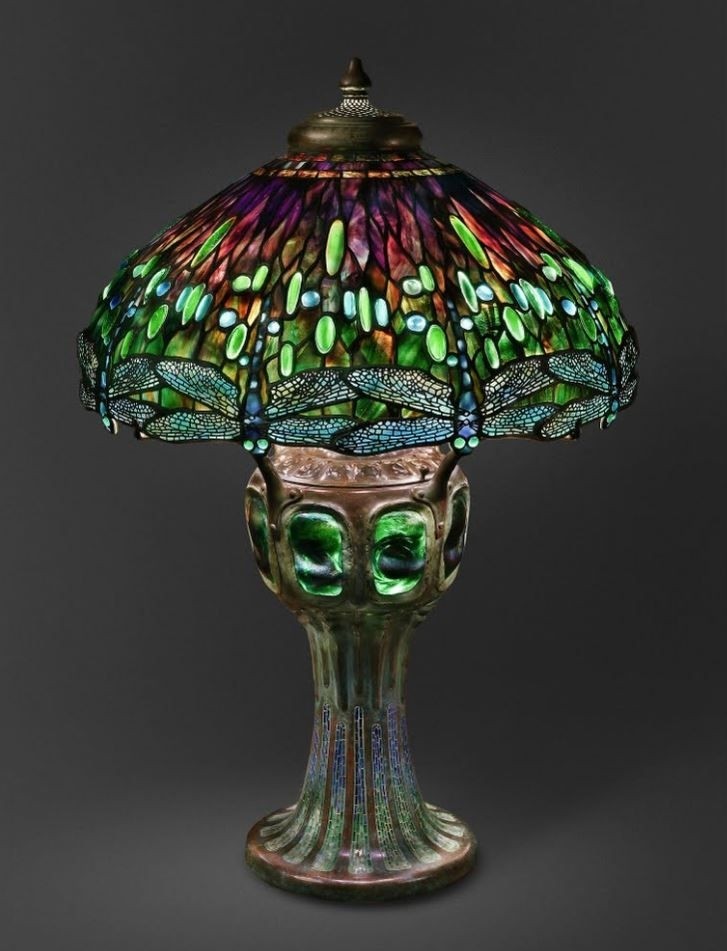 Tiffany lamp hanging head dragonfly lamp on mosaic was acquired