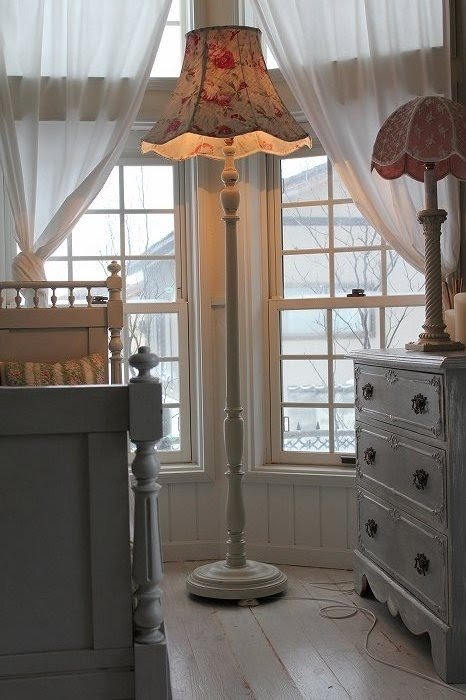 Shabby chic hot sale standing lamp