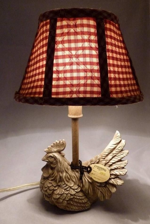 A homestead shoppe rooster chicken accent lamp w plaid shade