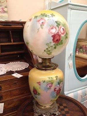 Beautiful antique victorian parlor gone with the wind lamp
