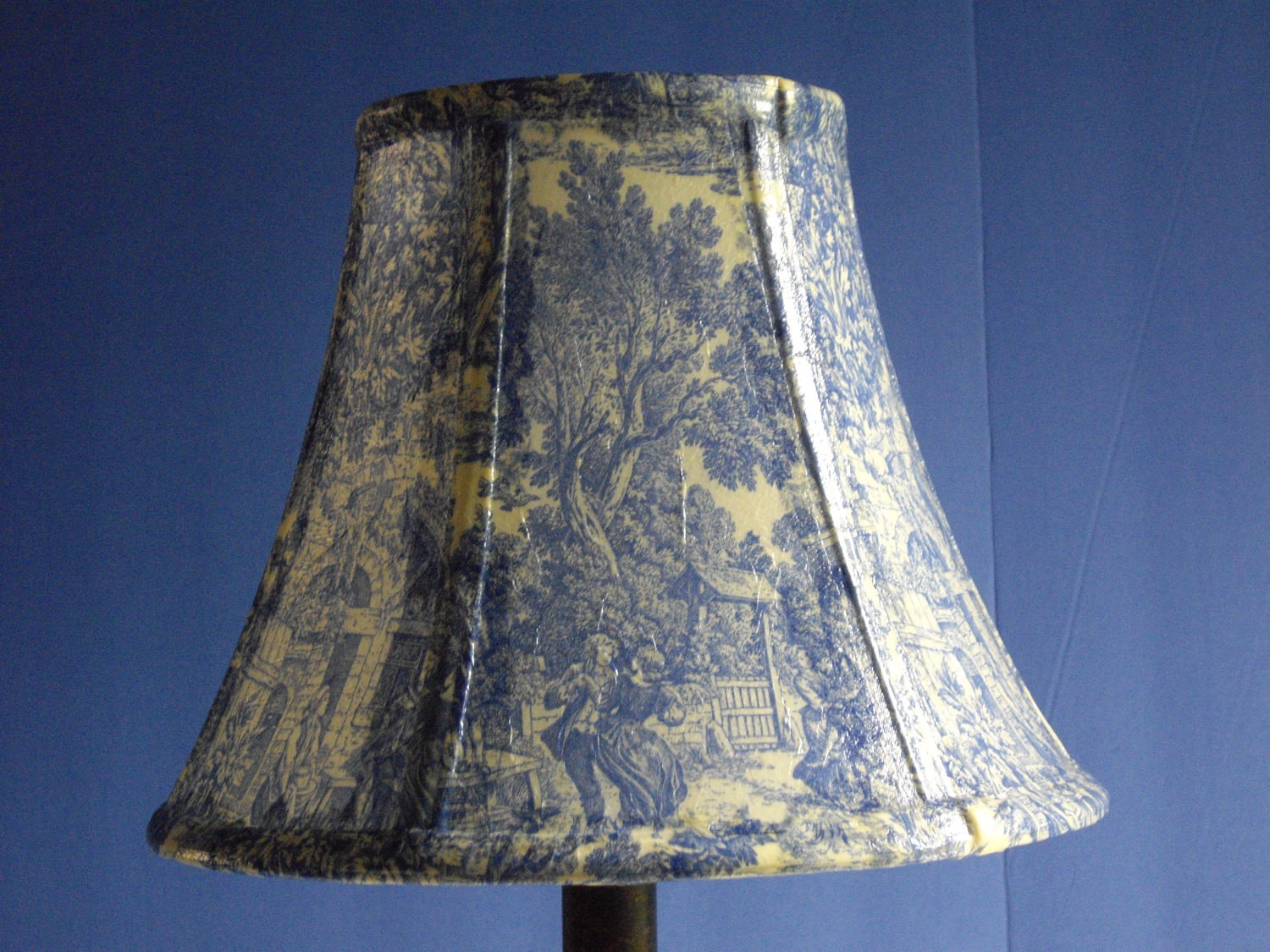 Decoupage lampshade using blue toile