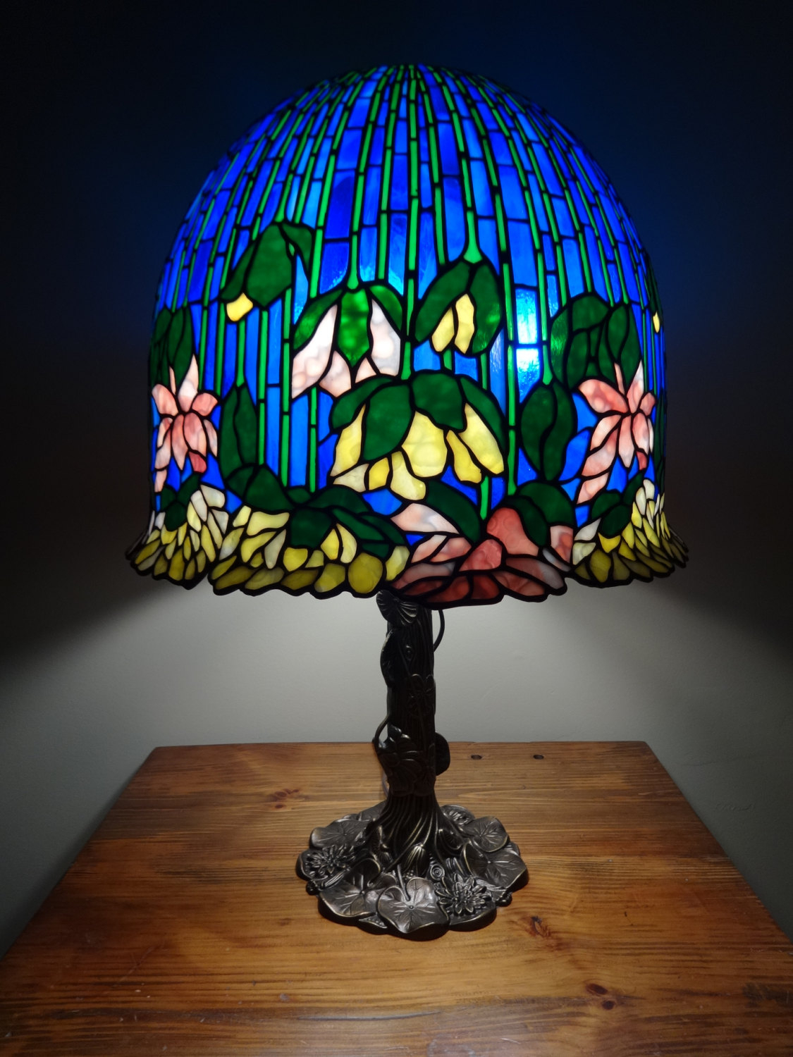 Lotus tiffany table lamp 18