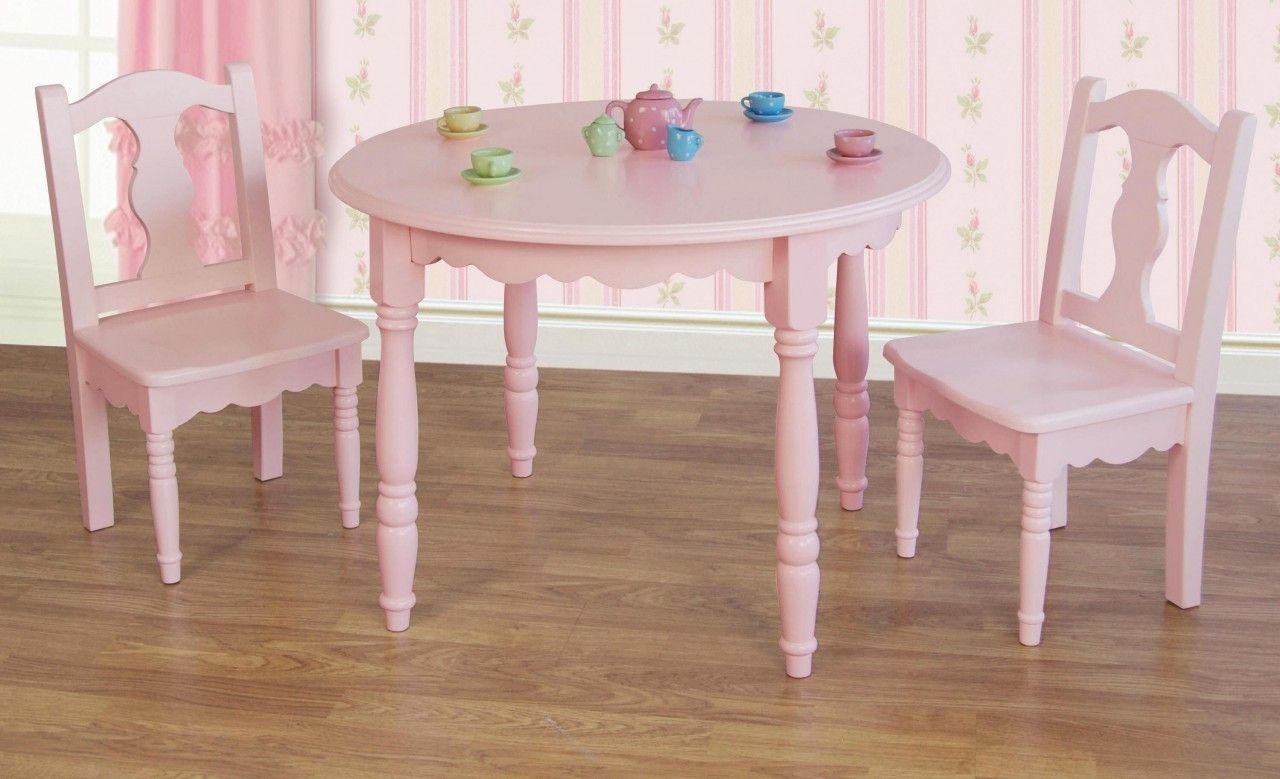 Lindsey pink table with 2 chairs