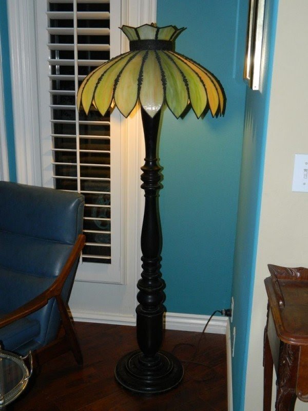 1920 039 S Mission Arts Crafts Nouveau Slag Glass Lamp Shade Turned Walnut Wood Base