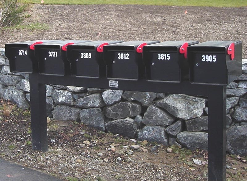Custom steel t posts and racks for multiple mailboxes 2