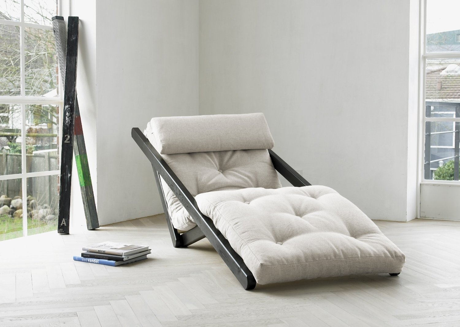 Narrow chaise longue new arrivals