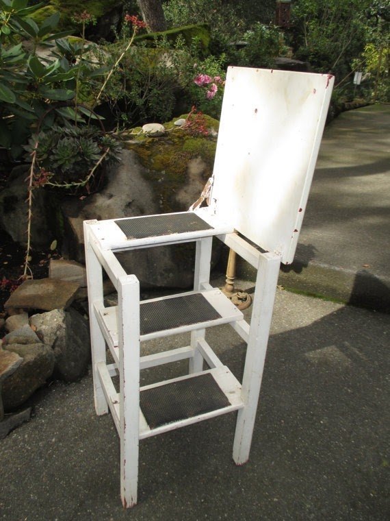 Fold up stool