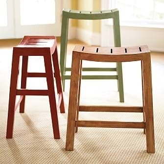 Short wood stool 22