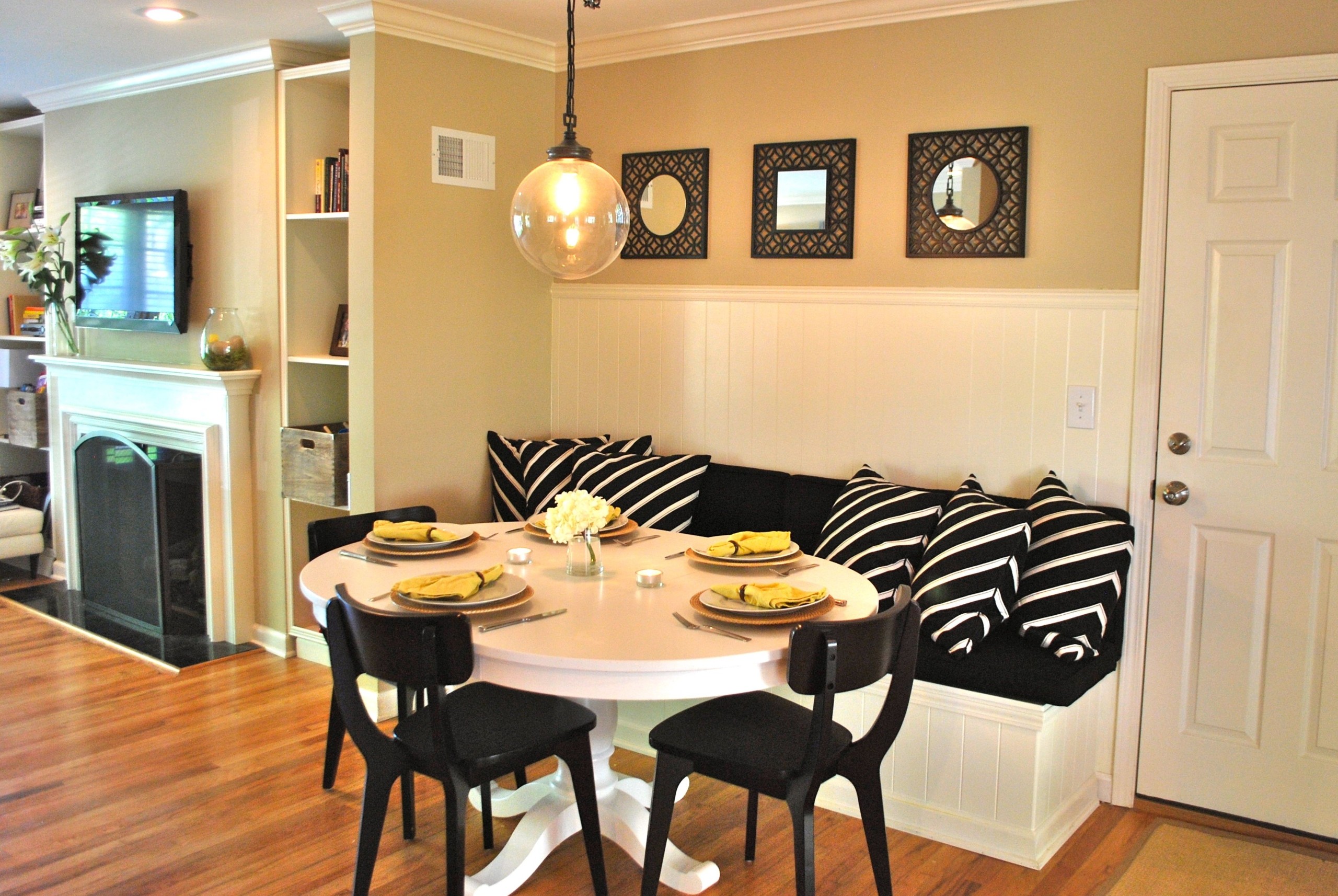 Curved dining bench for store round table