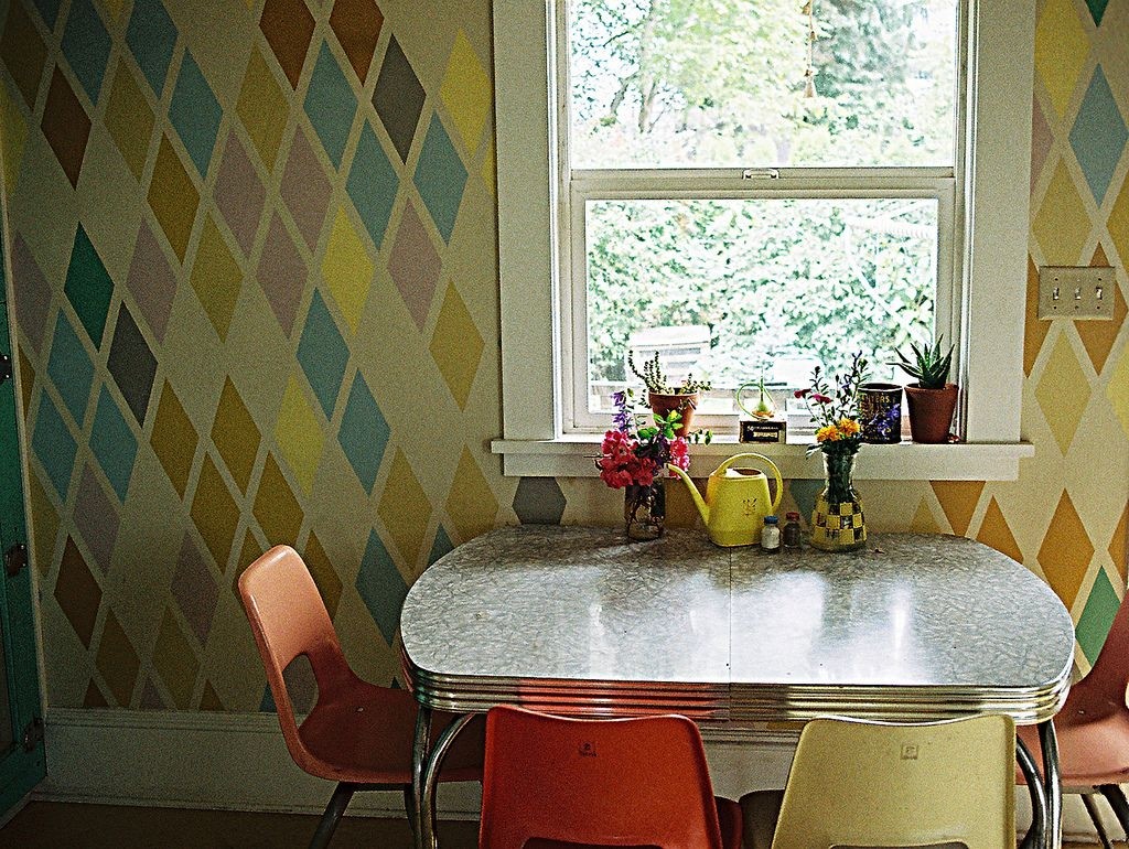 Kitchen tables for small spaces