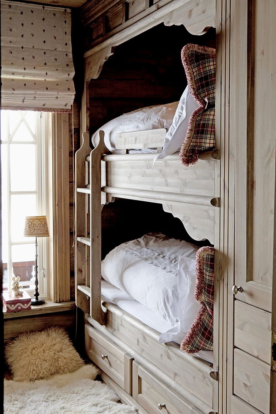 Rustic bunk beds 15