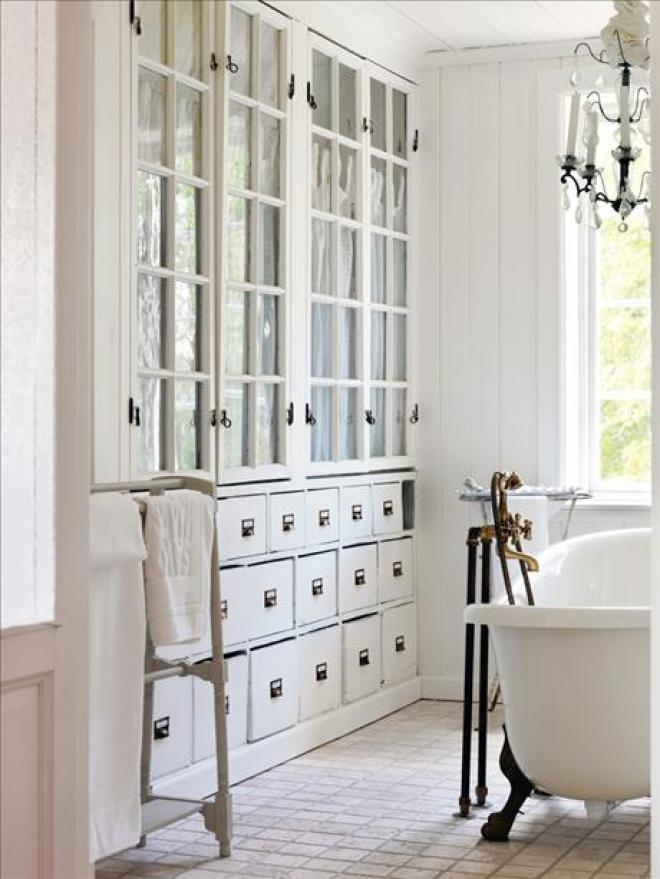 White linen cabinet for bathroom 10