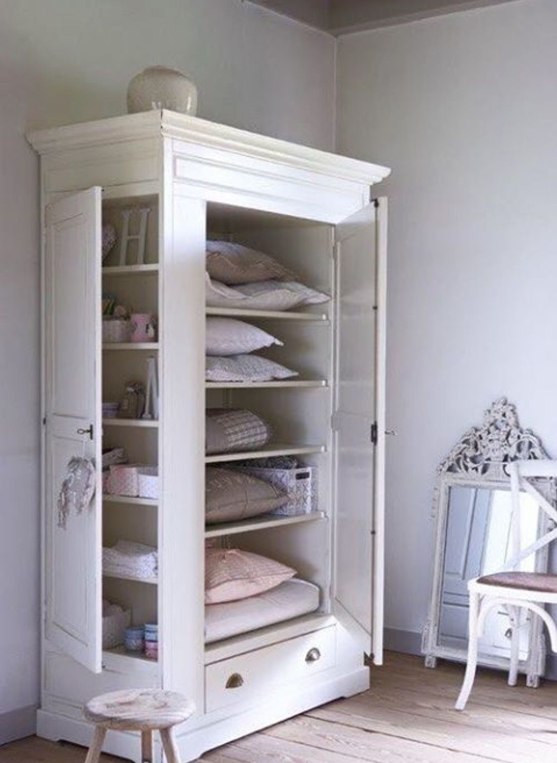 White linen deals cabinet with doors