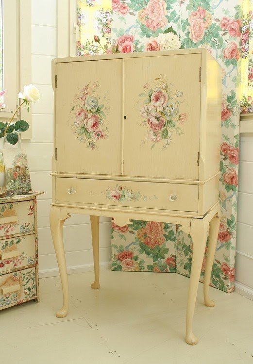 Hand painted cabinet 23