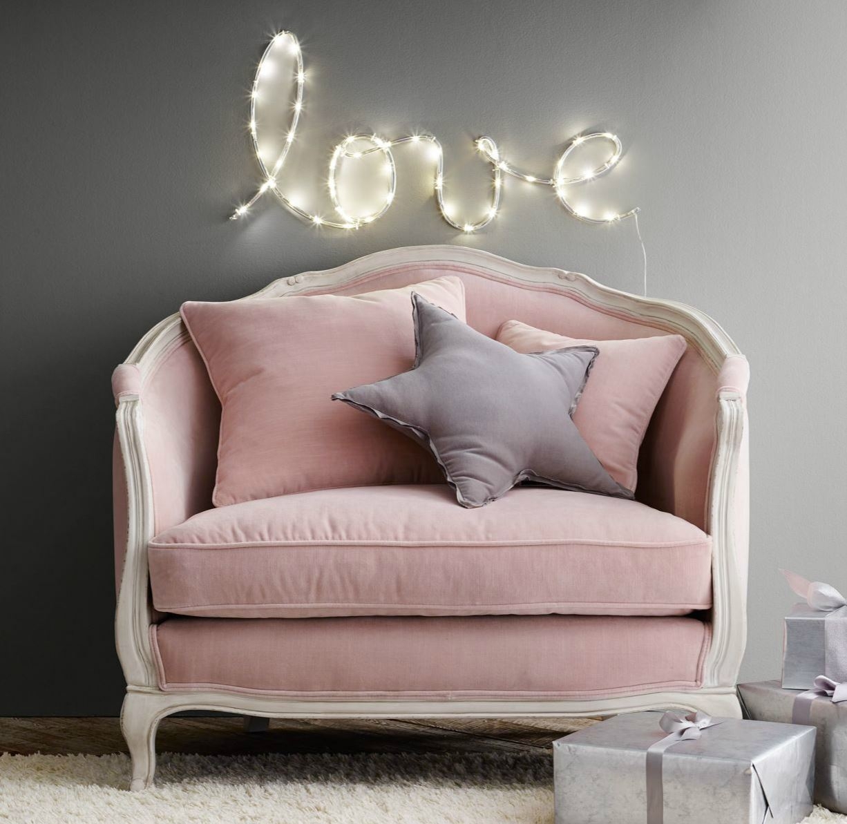 Pink velvet chair 4