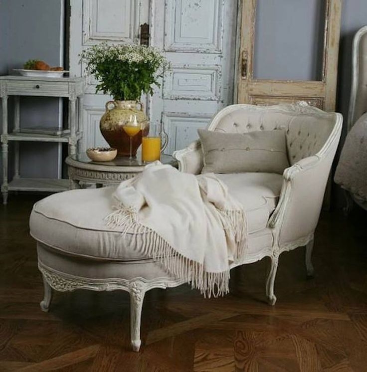 Vintage tufted chaise lounge sofa chair
