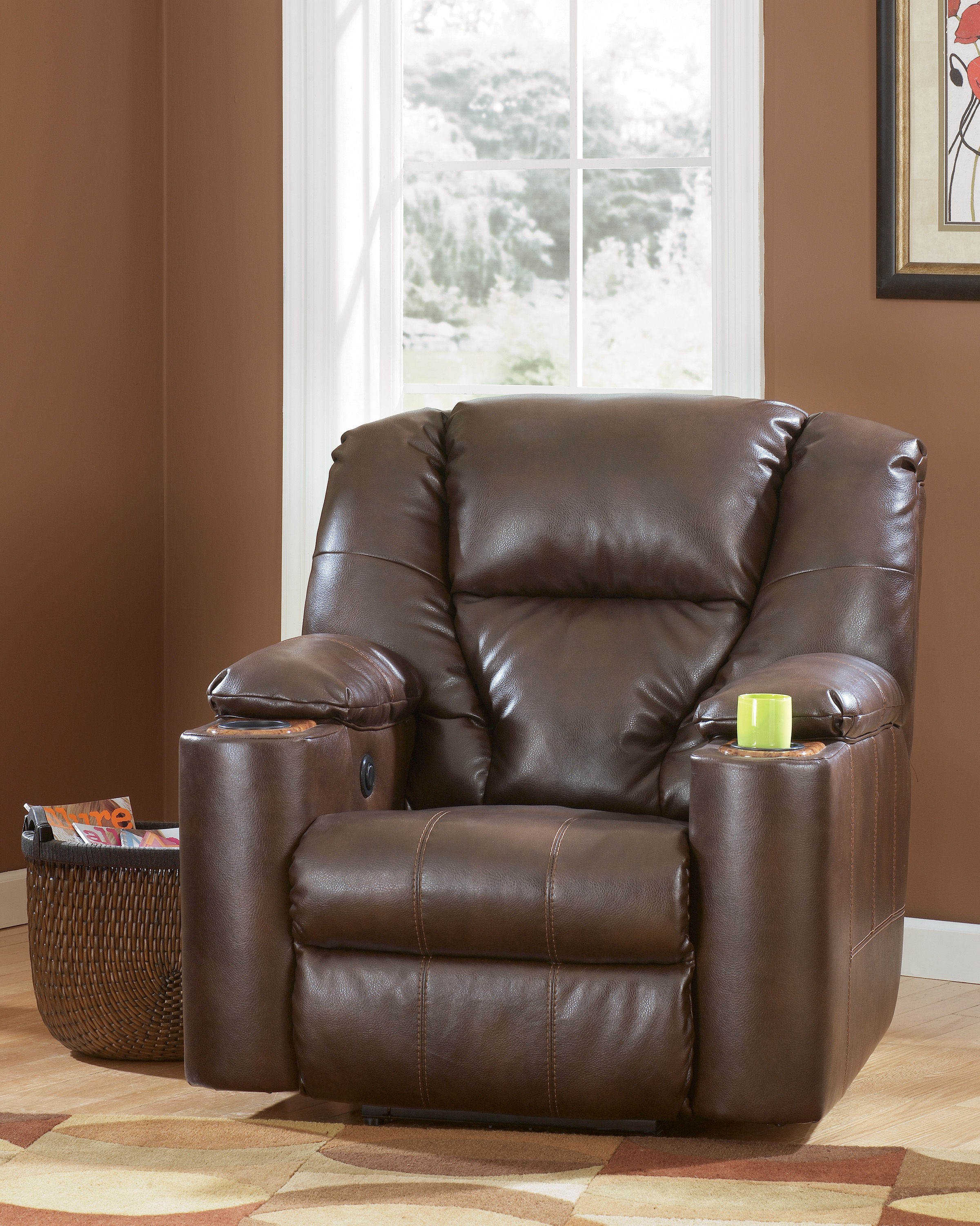Recliner chair with cup holder
