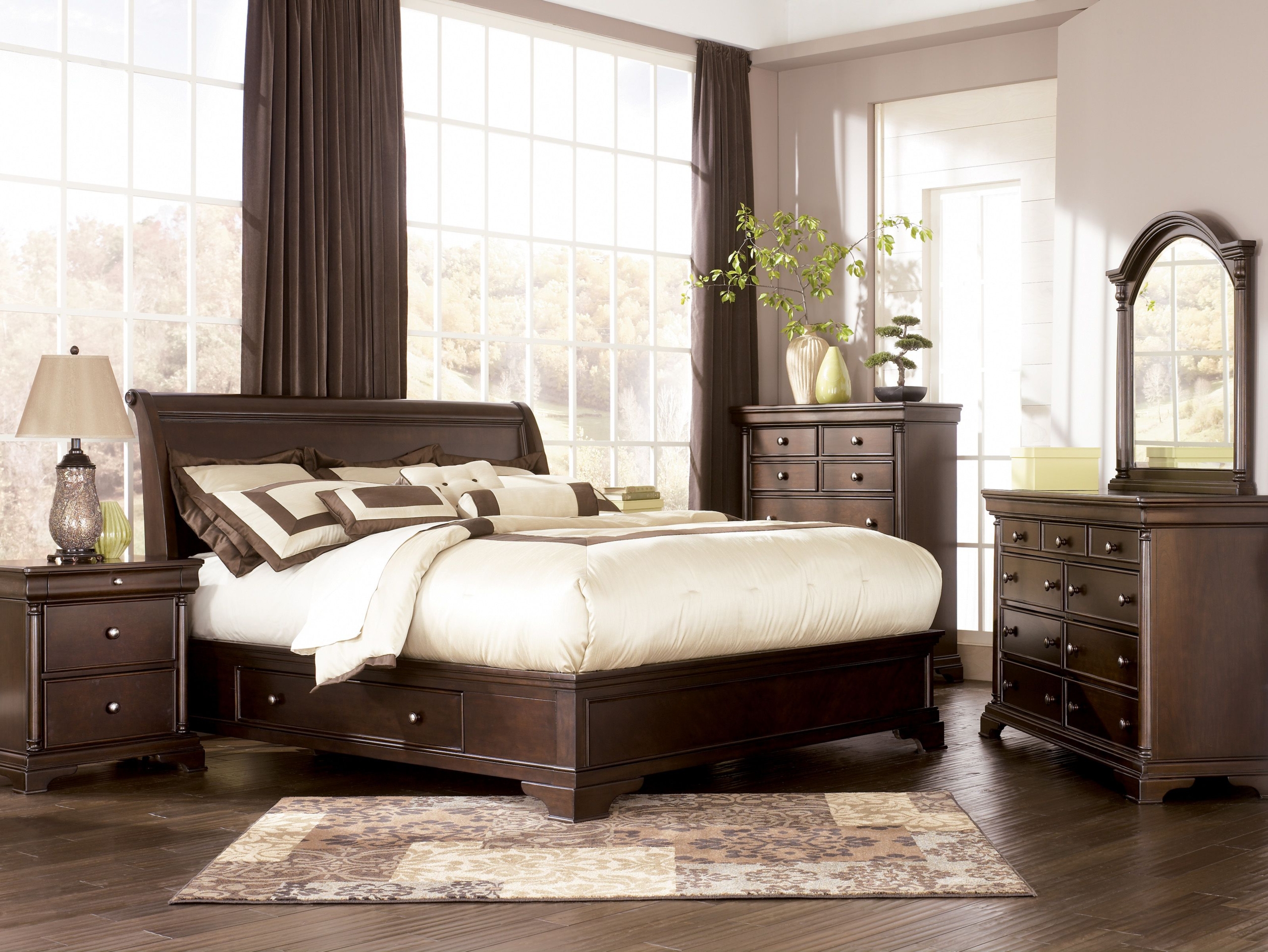 Bedroom ideas with cherry wood furniture