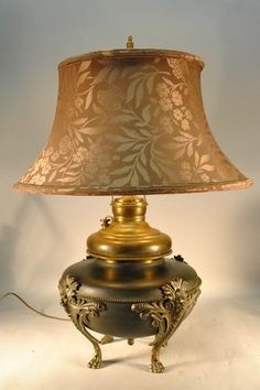 Royal oil lamp