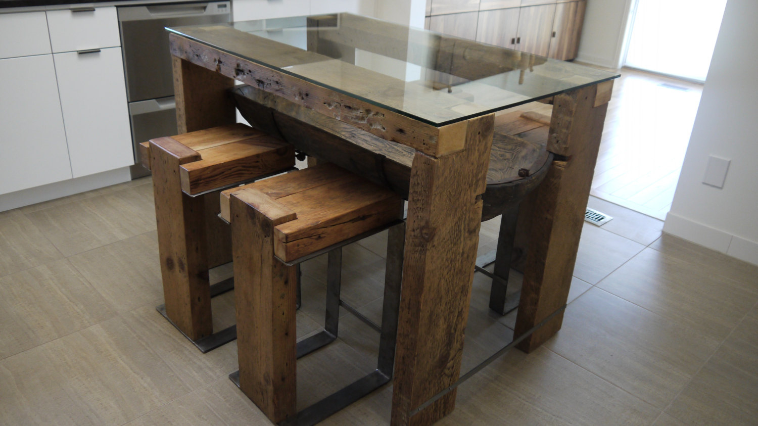 Table tops and salvaged wood dining bench inspiring dining room