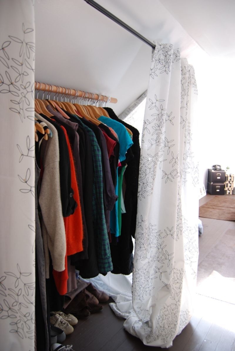 https://foter.com/photos/340/wardrobe-to-hang-clothes.jpg