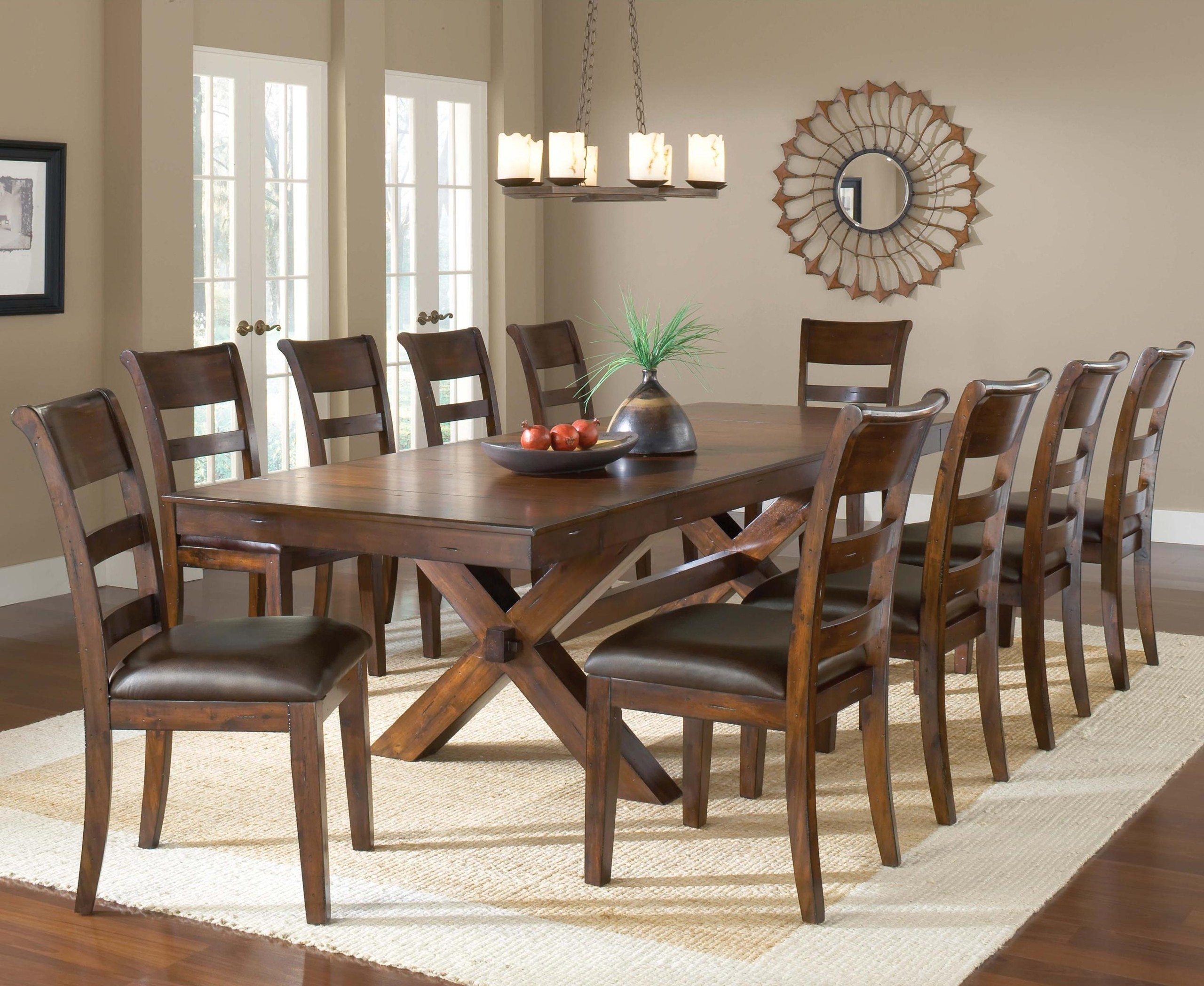 Extending dining table seats 10