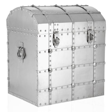 A classic steamer trunk turned chic and modern armada trunk