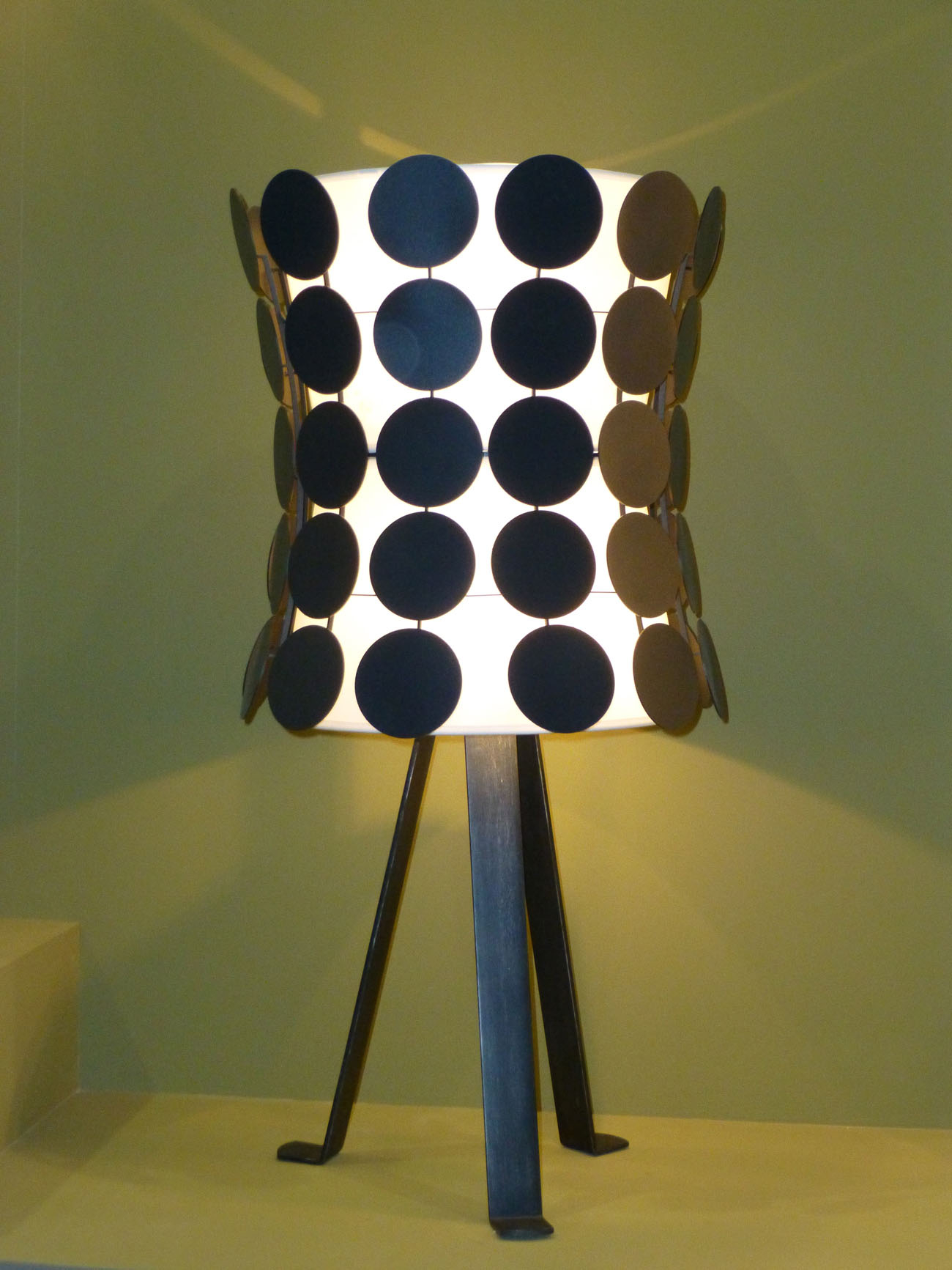 Black wrought iron table lamp 9