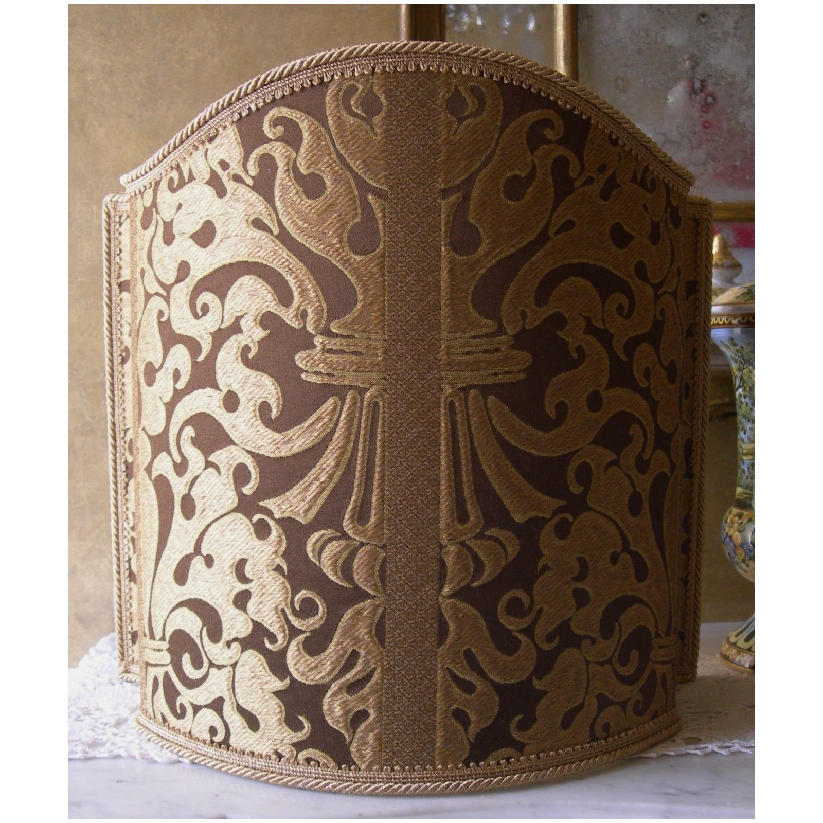 Venetian lampshade in rubelli silk lampas fabric brown and gold