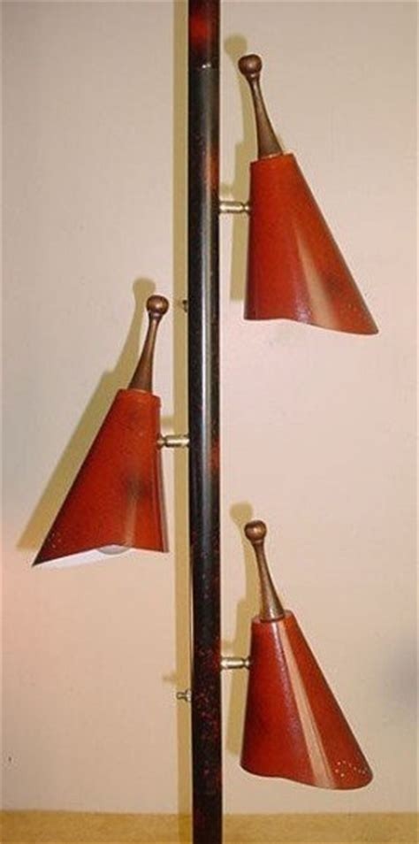 floor to ceiling tension rod lamp