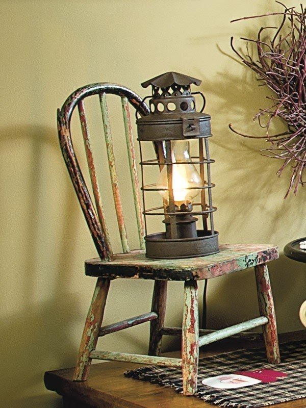 Colonial style table lamp 25