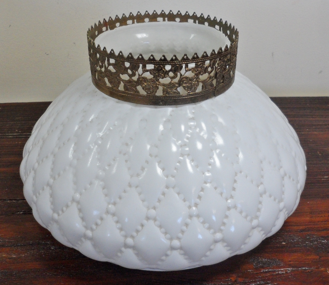 Diamond quilted puffy milk glass gwtw student lamp light shade