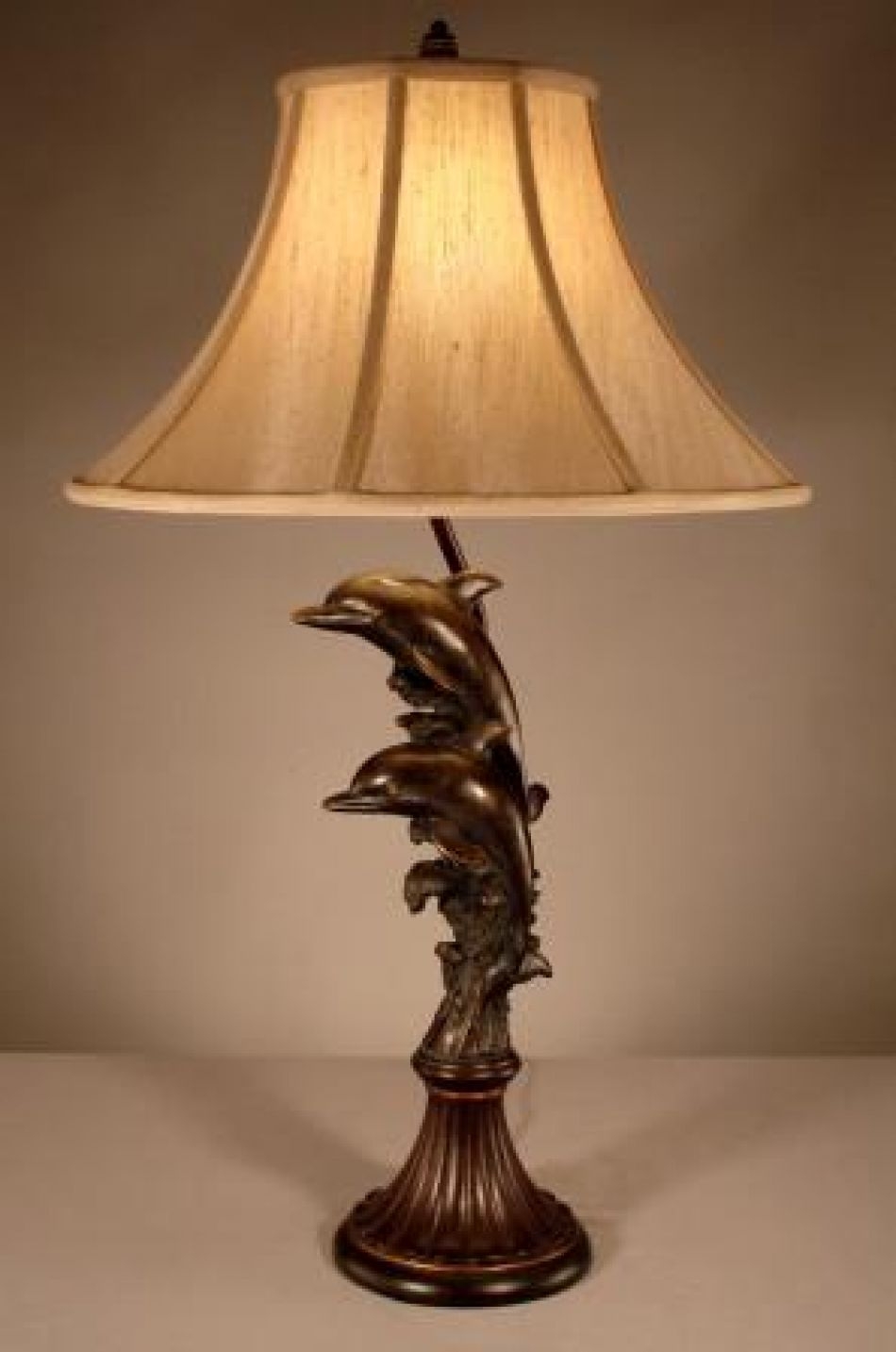Bronze dolphin lamp je 1705 jpg