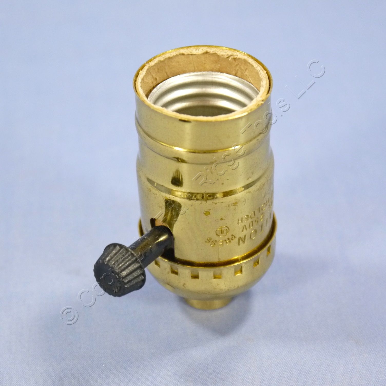 Leviton #7090 3-Way Interia Lamp Socket With 9-Ft 18-2 Gold Lamp Cord