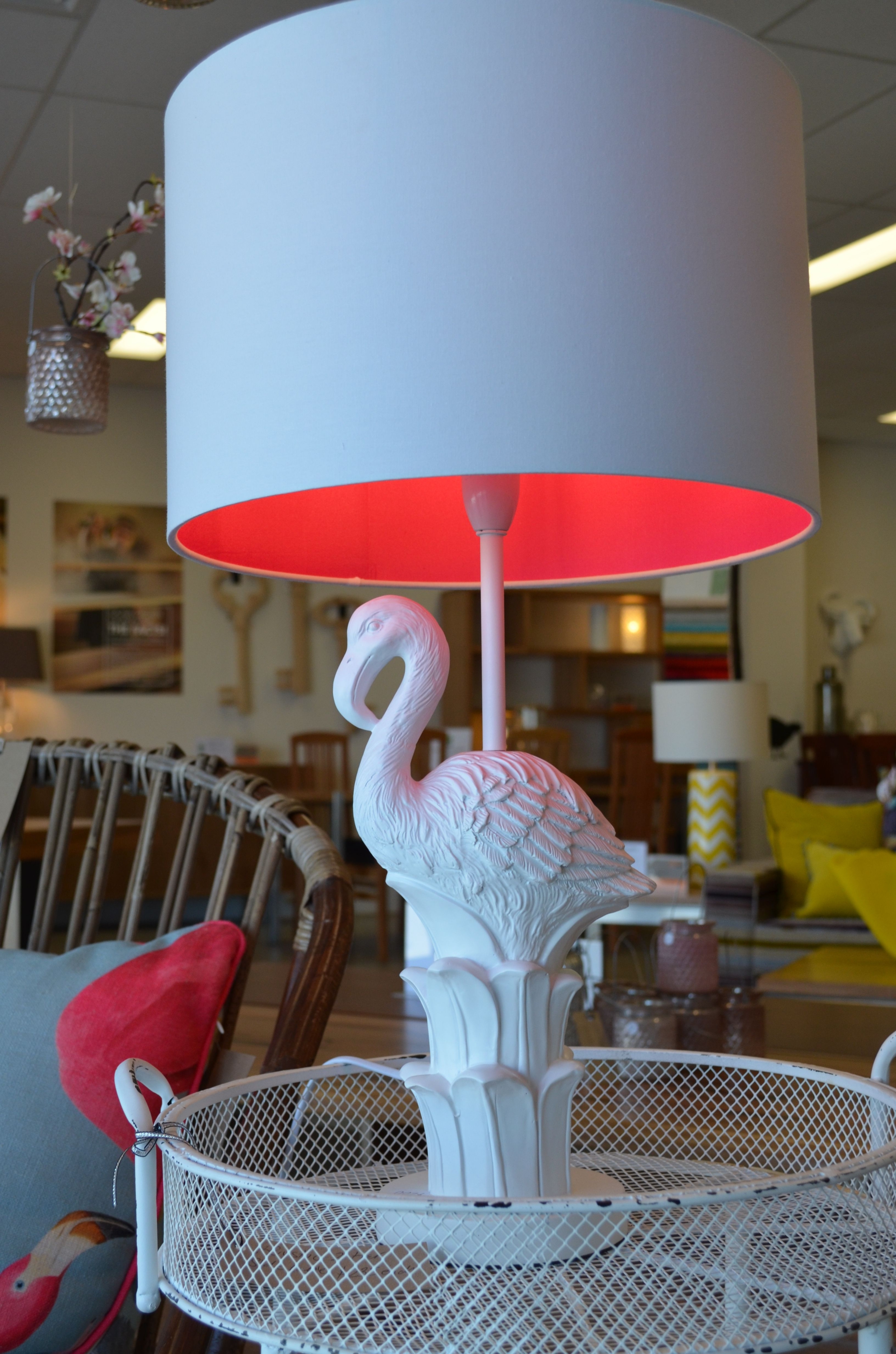 Pink flamingo table lamp 1