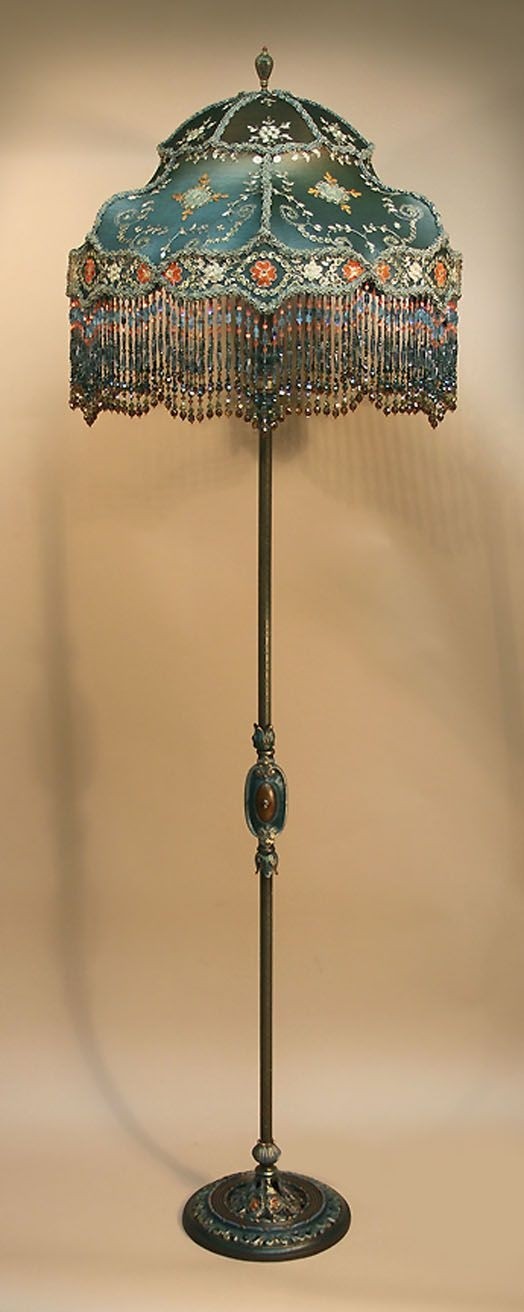 Victorian style lamp