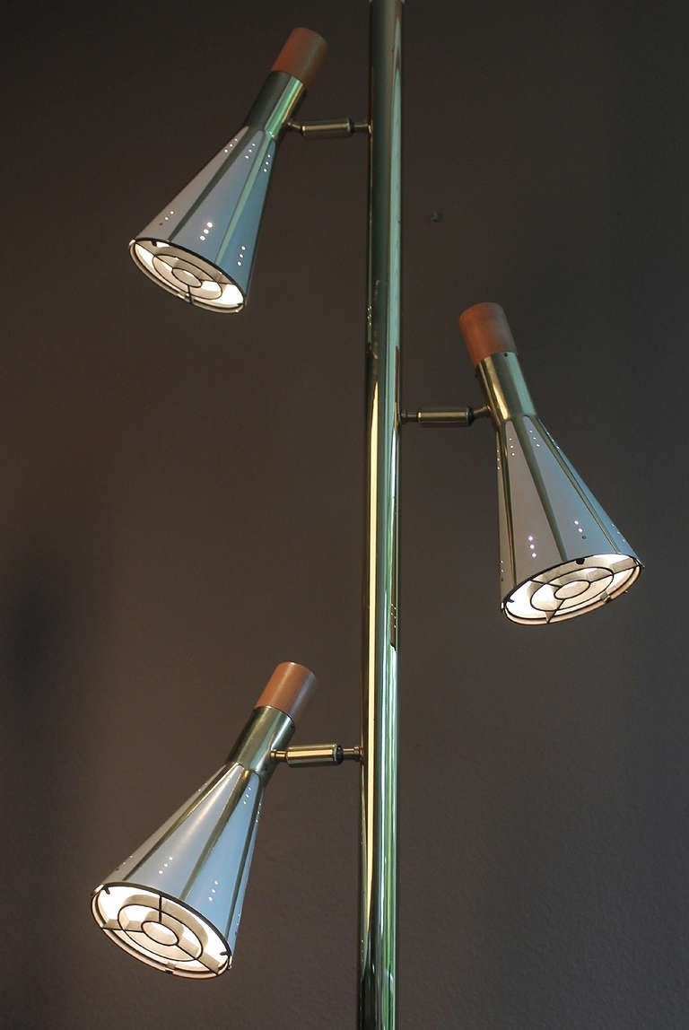 floor to ceiling tension rod lamp