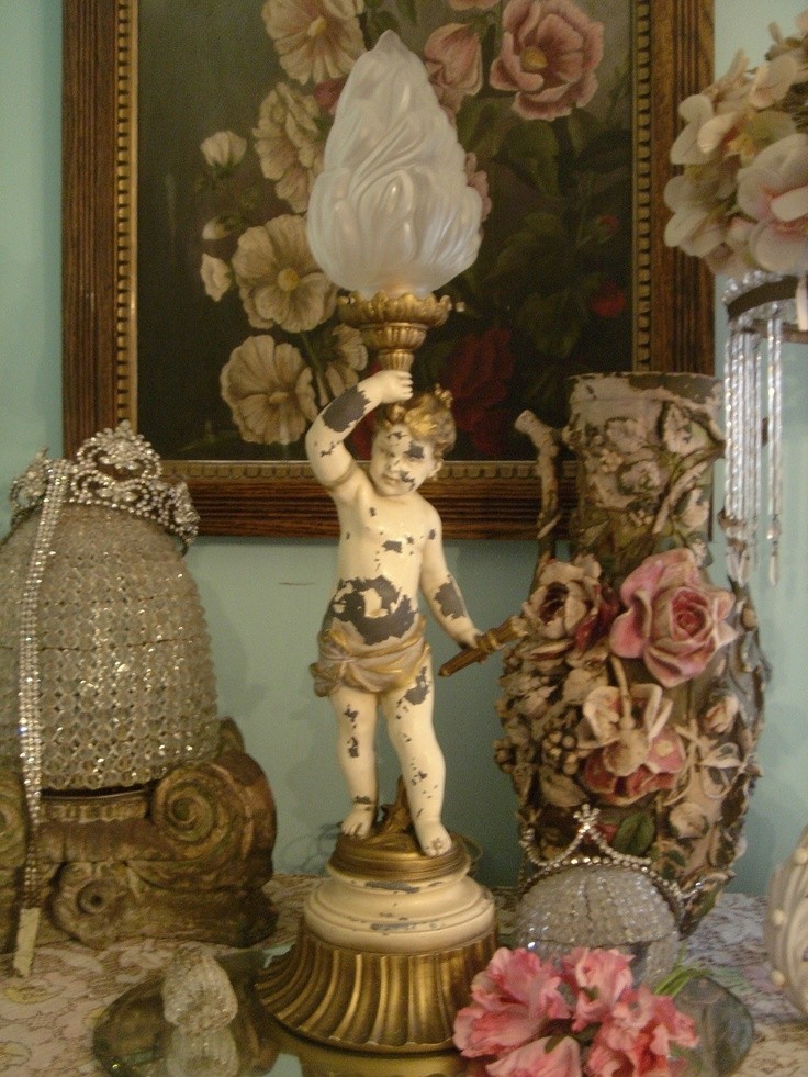 Vintage cherub figurine lamp 1