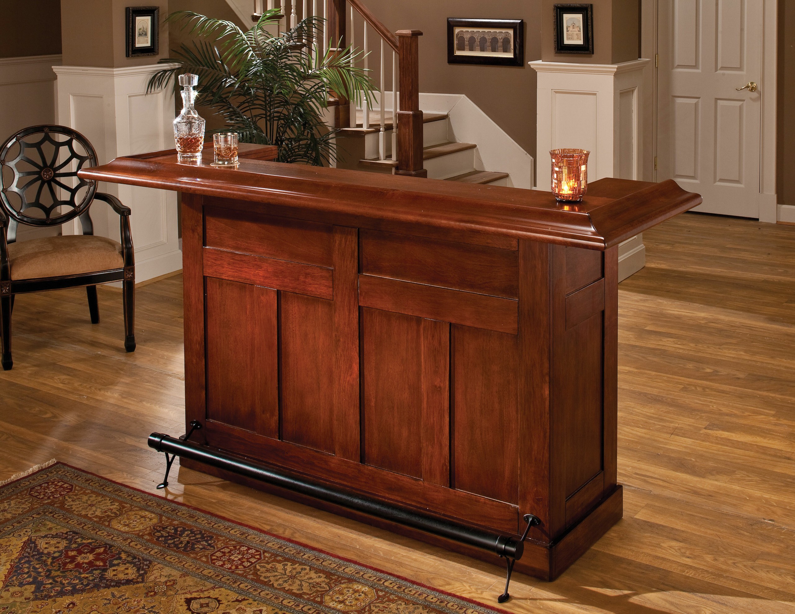 Hillsdale Furniture Classic Oak Home Bar